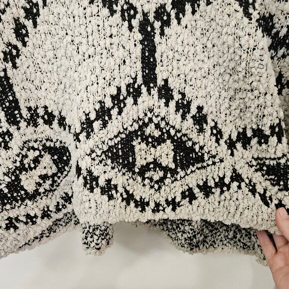 Elan Cream/Black Knit Oversized Pullover Sweater Womens Size OS Flare Sleeves - Picture 4 of 7